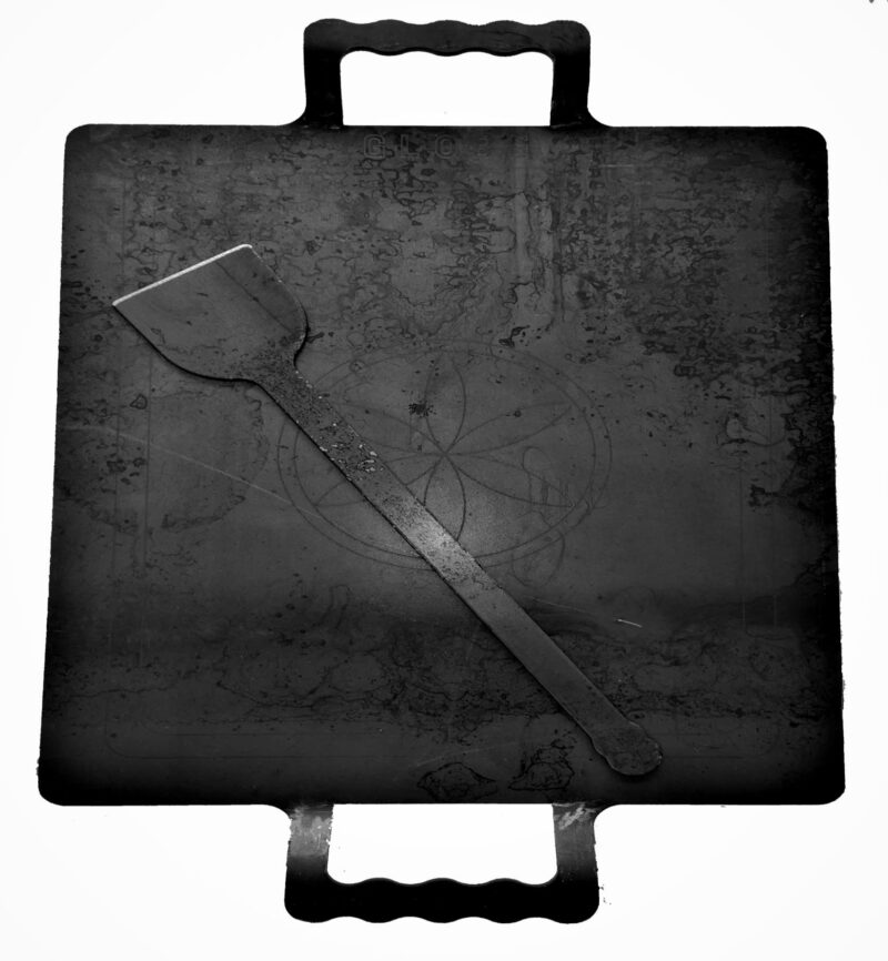 HARISH - Pure Iron Made, Flat Model, Double Handle - Iron TAWA, DOSA, ROTI TAWA, Black Grey Color - Square - 12 INCH * 12 INCH